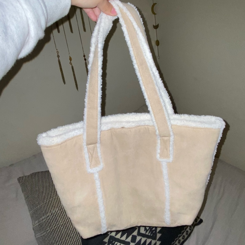 Vintage beige & white mini sherpa tote bag 👜